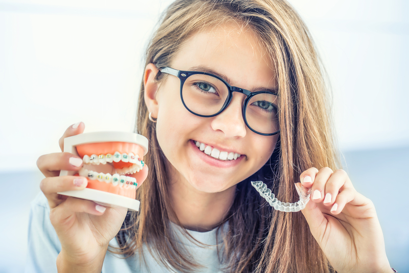 Comparing Traditional Braces to Invisalign